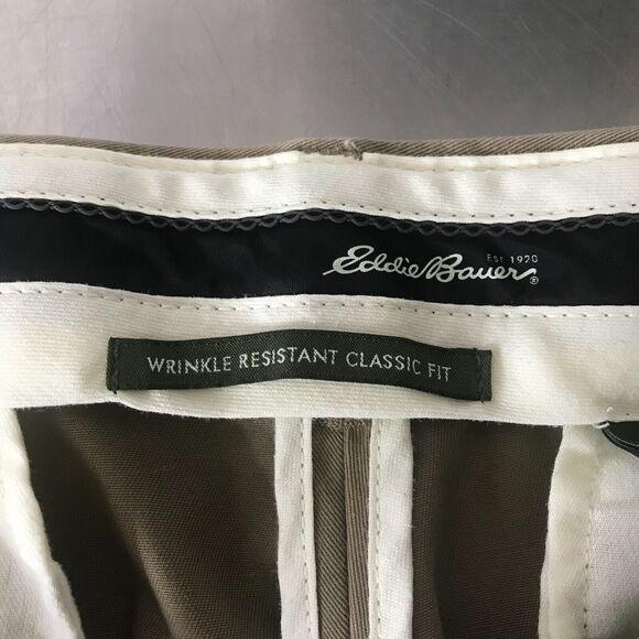 Eddie Bauer Wrinkle Resistant Classic Fit Pants Mens 34 Khaki Tan Cotton Pleated - Picture 6 of 9